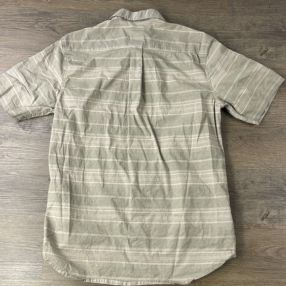Voyager Men’s Tan and Green Collared Button Down Short Sleeve Shirt, size Medium - Picture 10 of 11